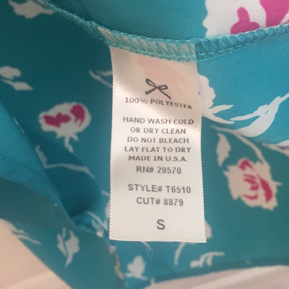 Everly Tie Neck Sleeveless Blouse - Picture 3 of 5